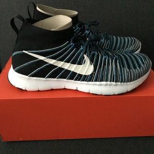New Free Train Force Flyknit Size 13